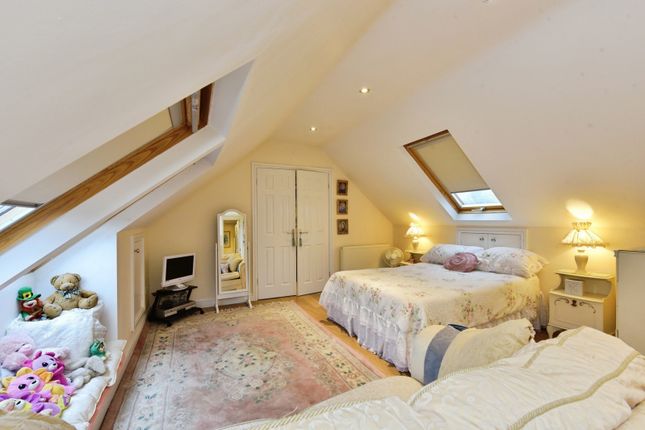 6 Falcon Court, South Yorkshire photo 4