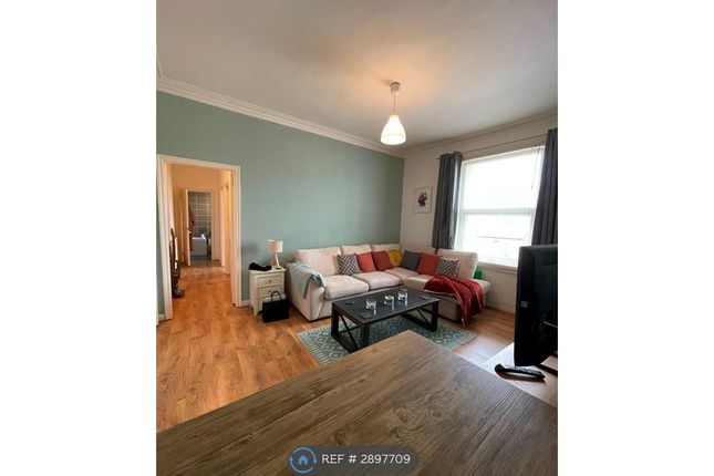Flat C, Kinross Road, Waterloo photo 2
