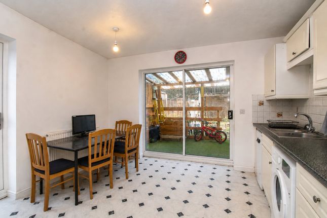 34, Dunraven Avenue, Luton photo 4