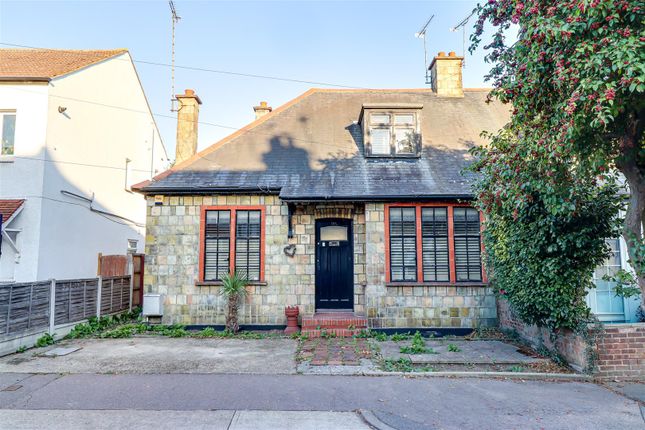 2-bed other on 134, Leigh Hall Road, Leigh-On-Sea, £400,000