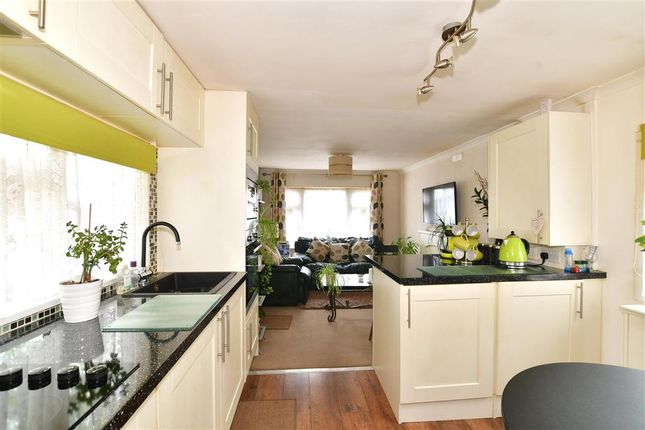 Thumbnail Mobile/park home for sale in London Road, West Kingsdown, Kent