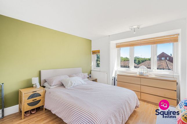 79 Basing Way, London photo 4