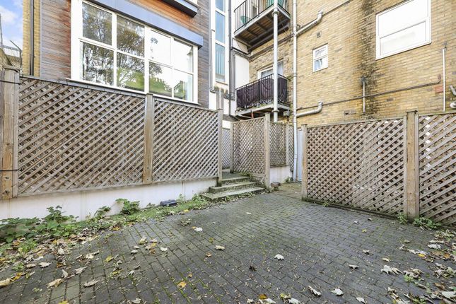 Flat for sale in Wendon Street, Mile End, London