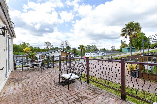 Castle Drive Harrietsham, Maidstone photo 2