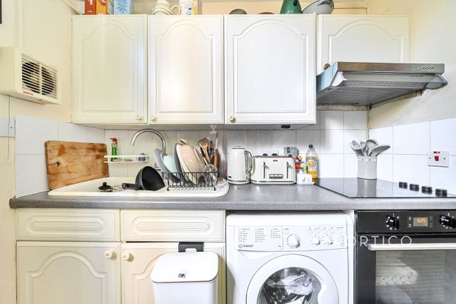 Flat 4, 49, Manor Mount, London photo 2