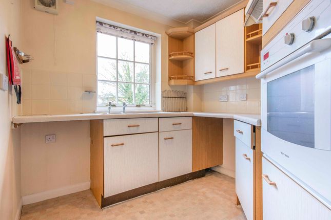 Flat for sale in The Causeway, Canterbury
