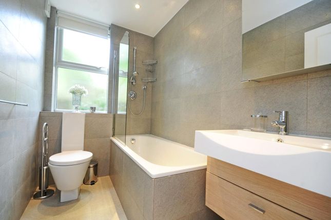 Flat 30 Boydell Court,, St. Johns Wood Park, London photo 4