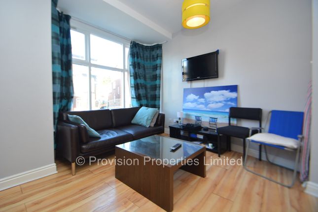 Manor Drive, Hyde Park photo 3