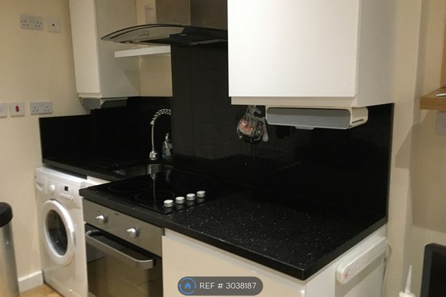 Woodham Lane New Haw, Addlestone photo 3