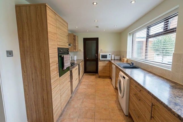 16, Alder Drive, Pudsey photo 2