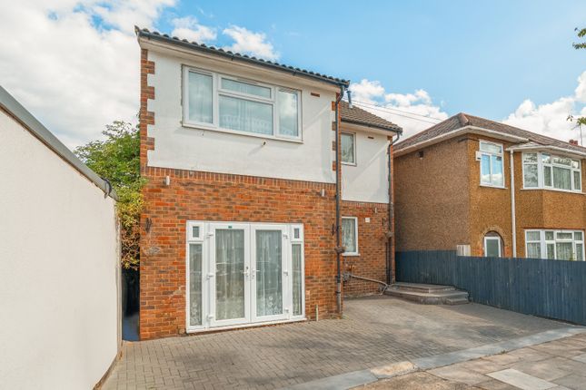 50a, Mount Avenue, Southall photo 2