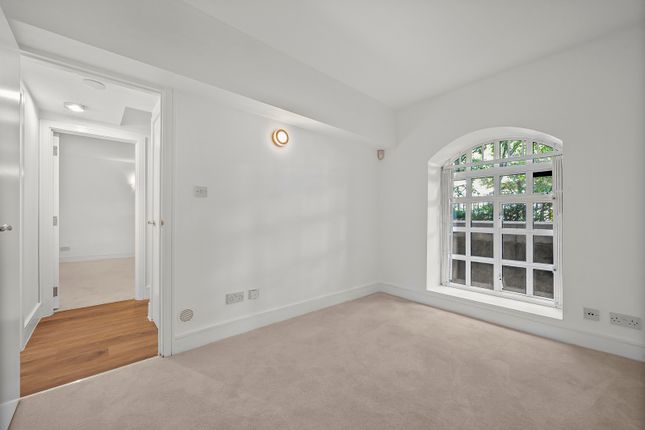 G25 Beaux Art Building 10-18 Manor Gardens, London photo 4
