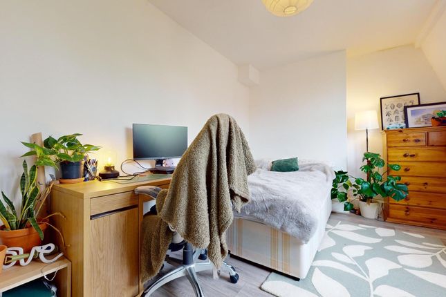 90, Newark Street, London photo 3