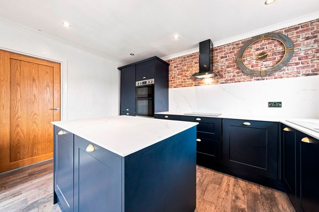 16 Barbeth Gardens, Glasgow photo 4