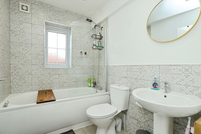 36, Thorpe Gardens, South Yorkshire photo 4