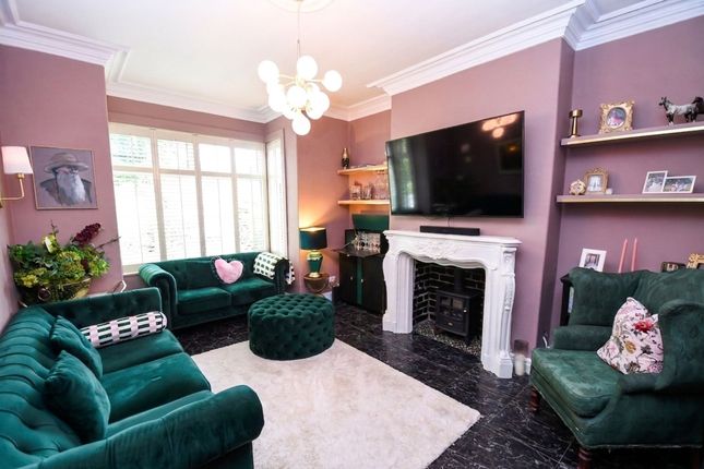 27 Victoria Road, Salford photo 2