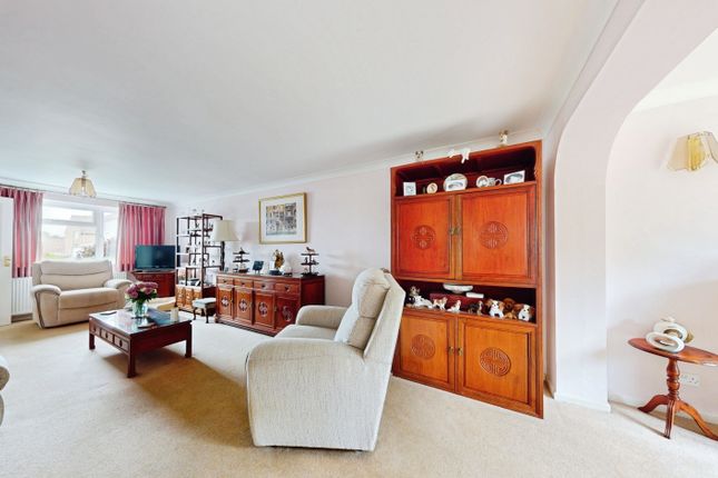 12, St Nicholas Drive, Cheltenham photo 3