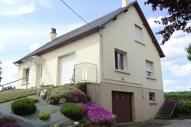 Detached house for sale in Parigny, Basse-Normandie, 50600, France