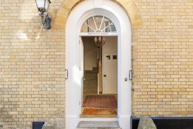 The White House, 14, Castle Road, Cowes photo 3