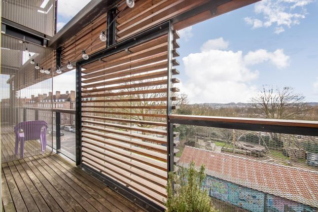 Flat for sale in Dog Kennel Hill, East Dulwich, London