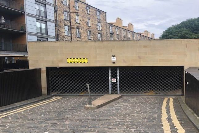 Studio parking on St Vincent Place, Car Parking Space, Edinburgh, Edinburgh, £200/mo