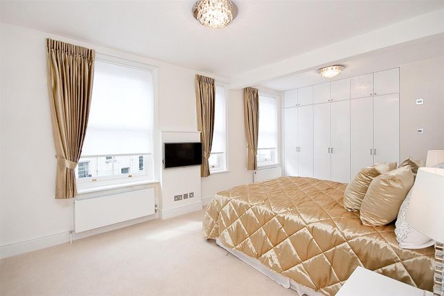 Flat for sale in Park Mansions, Knightsbridge, London