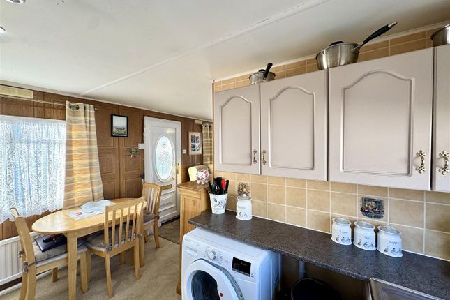 7, Severn Bridge Park Homes, Chepstow photo 4