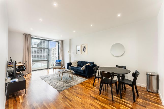 Thumbnail Flat for sale in Discovery Dock Apartments, Canary Wharf