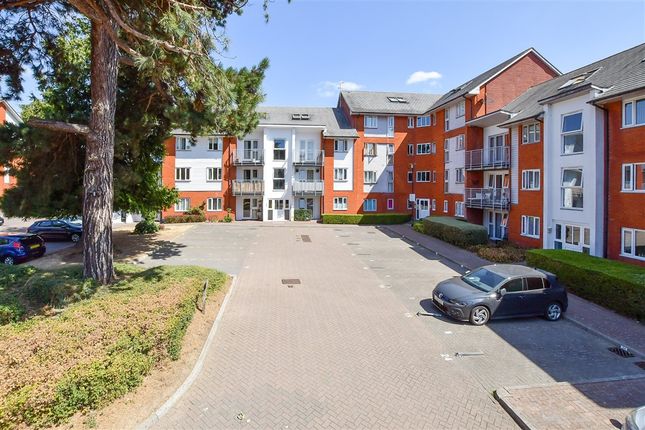 3-bed flat on Holland Road, Maidstone, £145,500