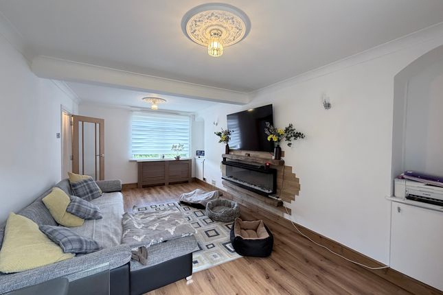 6 Glanffrwyd Terrace, Pontypridd photo 3