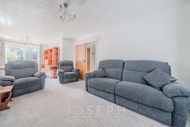 16 Aldercroft Close, Ipswich photo 3
