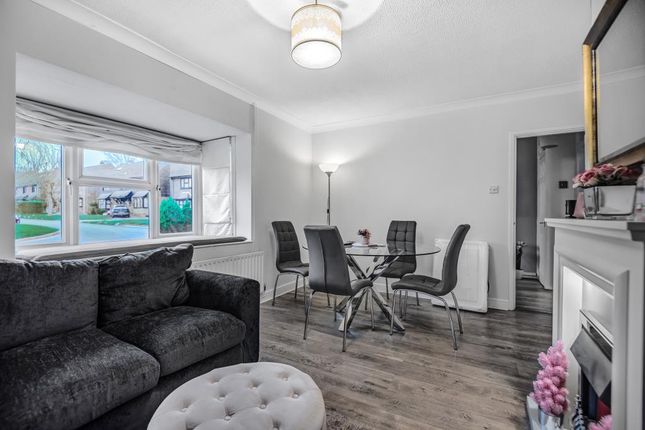 Living Area/Dining Area
