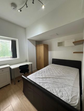Flat to rent in Prior Deram Walk, Coventry