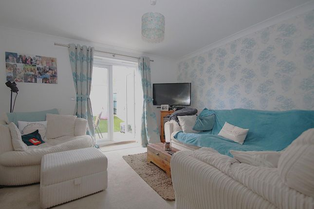 17 White Tree Close, EASTLEIGH photo 4