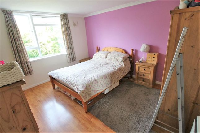 Flat to rent in Curlew Road, Bournemouth