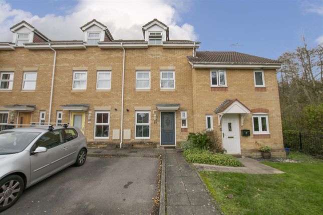 Thumbnail Town house to rent in Fallow Crescent, Hedge End, Southampton