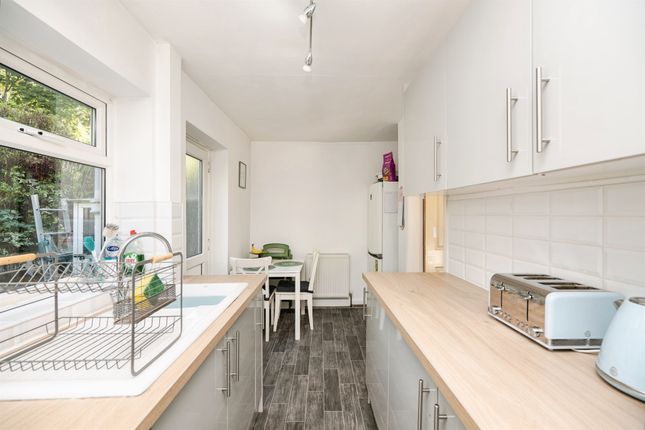 12, Bevis Grove, Birmingham photo 4