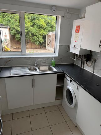 117, Skeltons Lane, Leyton photo 4