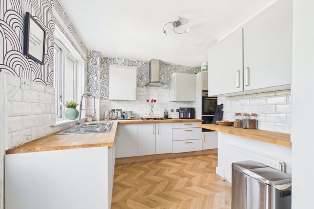 94 Kirktonholme Road, Glasgow photo 4