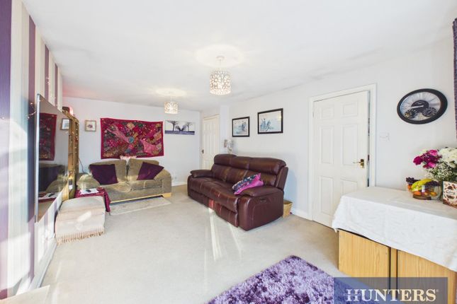93, Harewood Avenue, Bridlington photo 4