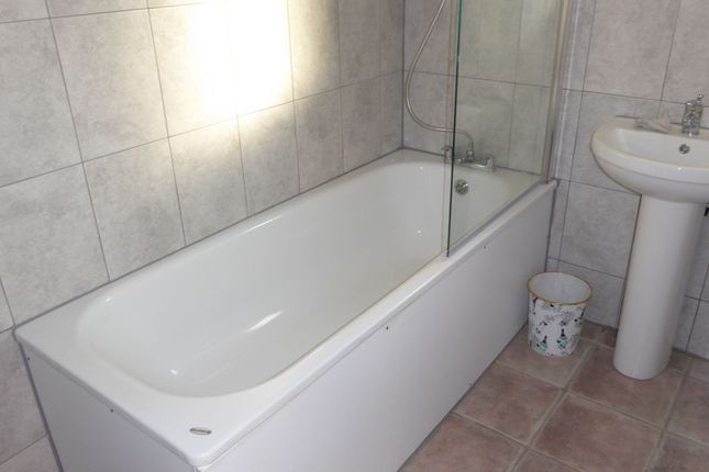 Room 4-REAR-150 Sunny Gardens Road, London photo 5
