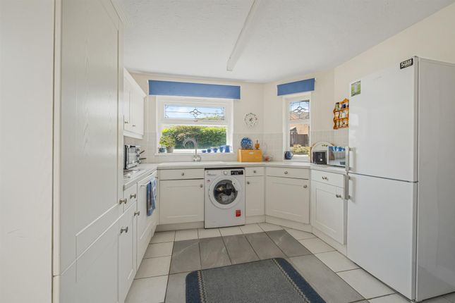 14, Clos Cynan, Swansea photo 4