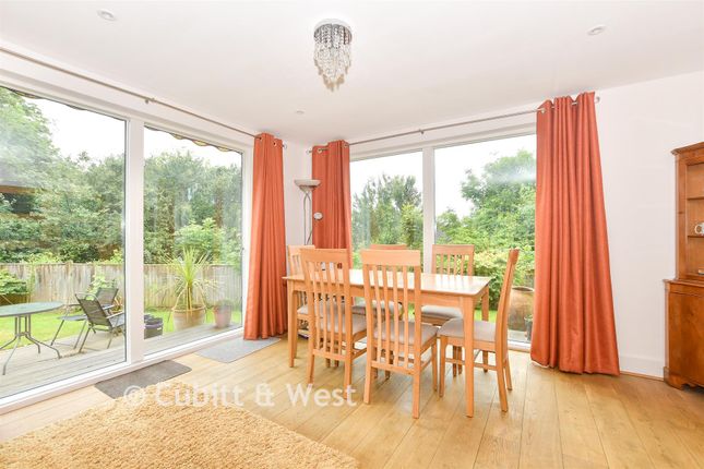 Sandrocks Lodge, Rocky Lane, Haywards Heath photo 4