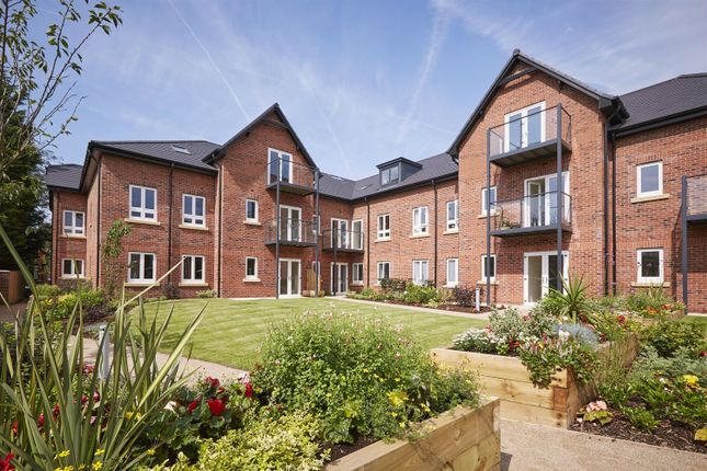 Flat for sale in Lime Grove, Cheadle