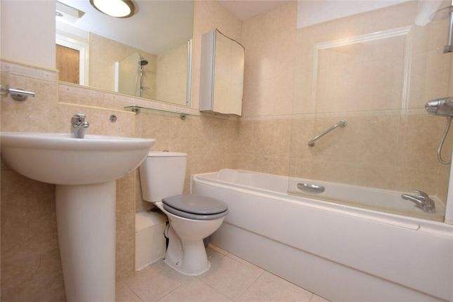 2-bed flat on 424 Street Lane, Leeds,, £185,000