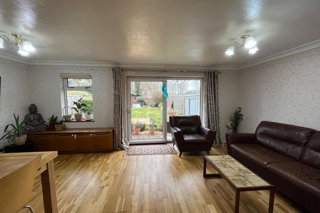 51 Fairway Avenue, West Drayton photo 3