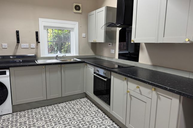 18, Rusholme Place, Manchester photo 2