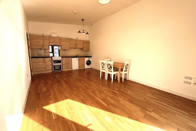 Thumbnail Flat to rent in Smythen Street, Exeter
