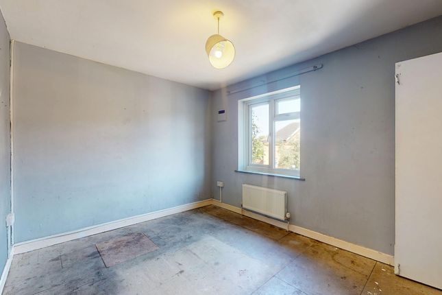 5 Sydney Road, Feltham photo 5