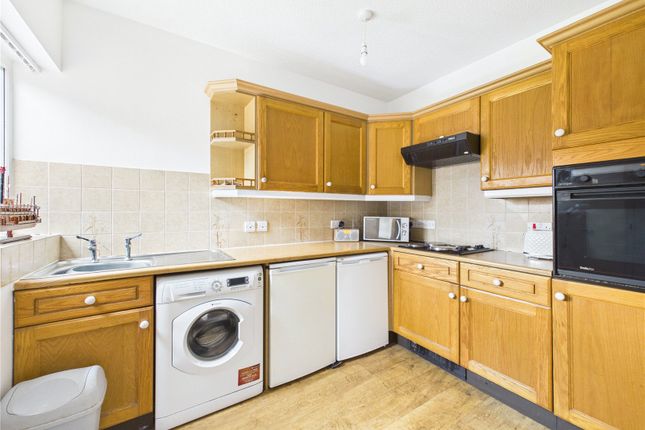 20, Avondale Court, Longwell Green photo 4